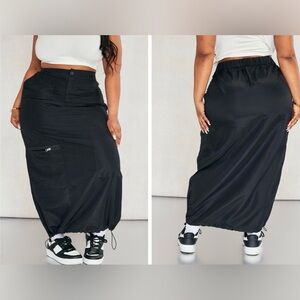 PRETTYLITTLETHING Plus Black Zip Up Detail Midi Skirt